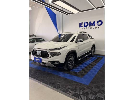 FIAT TORO 2.0 16V TURBO DIESEL RANCH 4WD AT9 FIAT TORO 2.0 16V TURBO DIESEL RANCH 4WD AT9